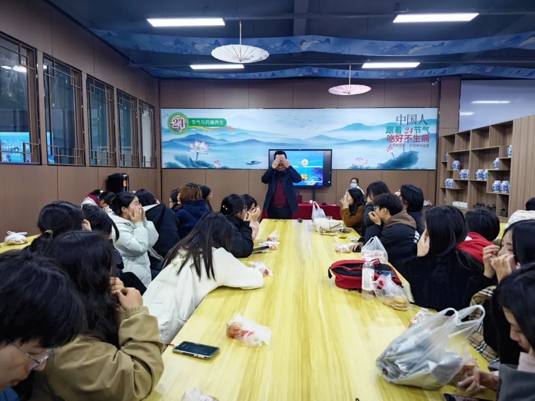 “邵阳学院第十九期青马工程户外素质拓展课”活动在湖南天香生物大健康产业园圆满举行