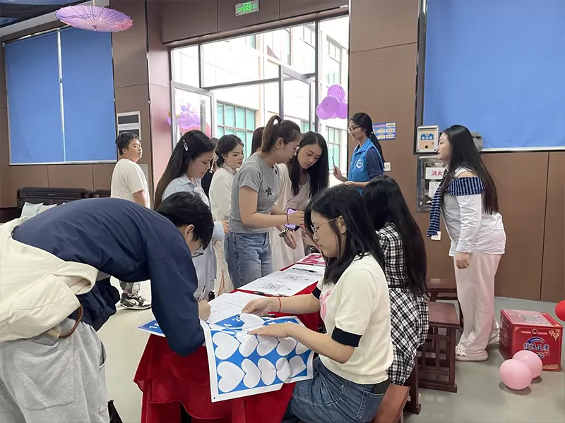 520天香生物产业园九味中医药研学基地迎来百余名青年共赴“青春之约”